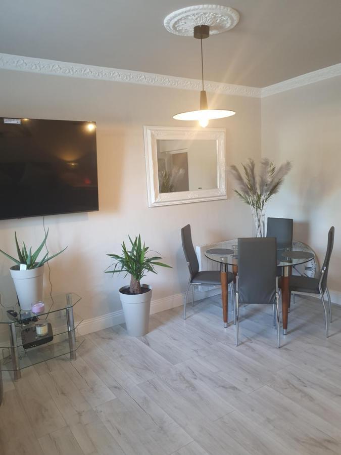 River View Apartment Suite Cork Eksteriør billede